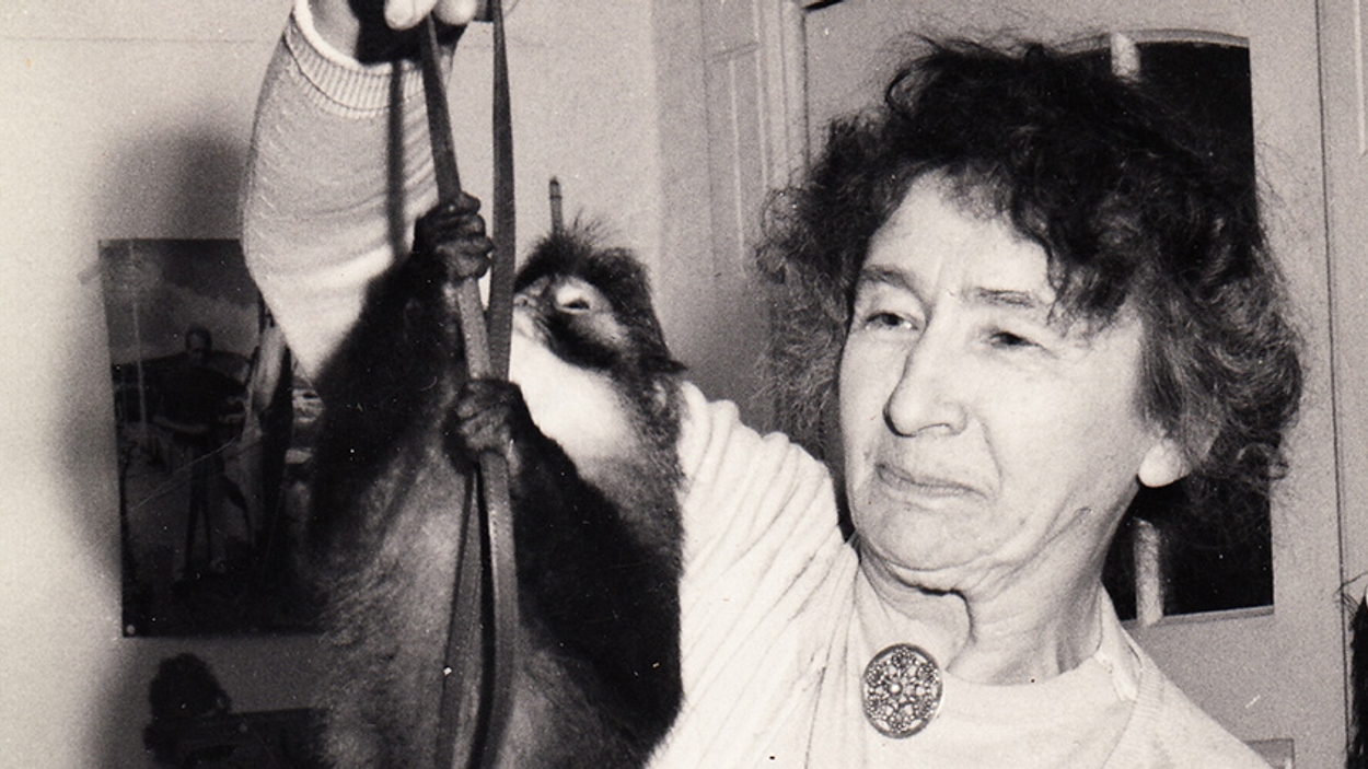 Miramar zeemuseum- Oprichtster Jeanne Warners met haar aapje Kabouter