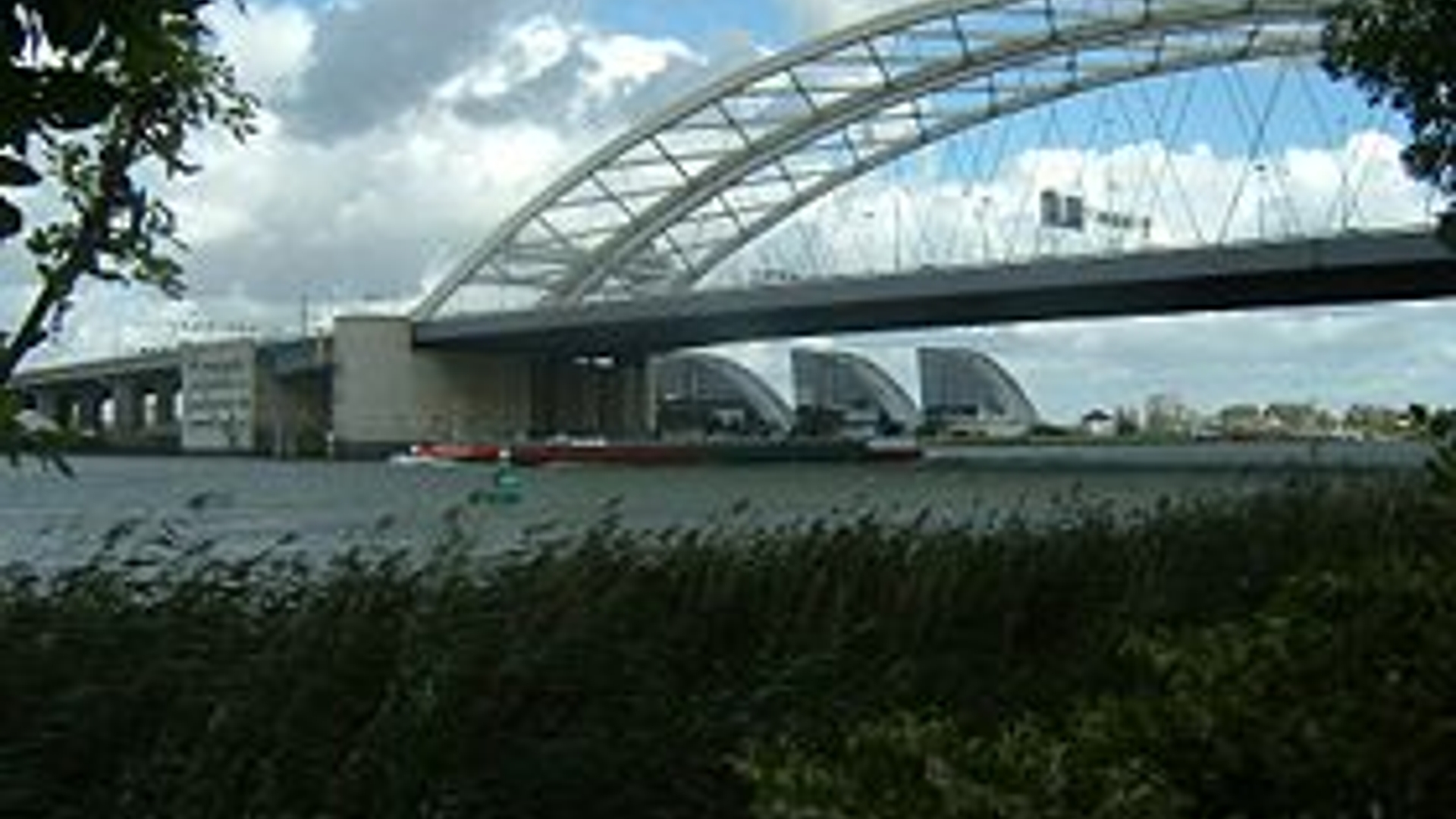 280px-Van_Brienenoordbrug_dubbele_boog.jpg