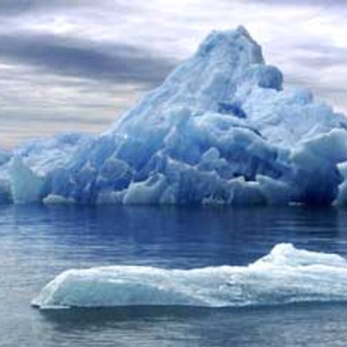 Gigantische ijsberg breekt af