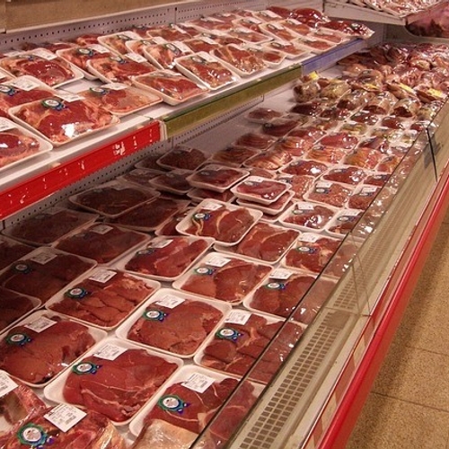 ‘Maak vlees onaantrekkelijk door hoge prijzen’
